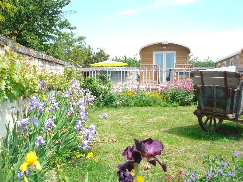 Villa Les Attelages et les Logis de Cuzay à Roiffé Extérieur photo